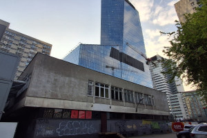 Działka w ścisłym centrum Warszawy na sprzedaż. Cena wywoławcza przekracza 22 mln zł