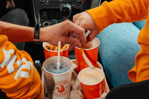 Rewolucja w Popeyes. Fast food w nowej formie dla kierowców