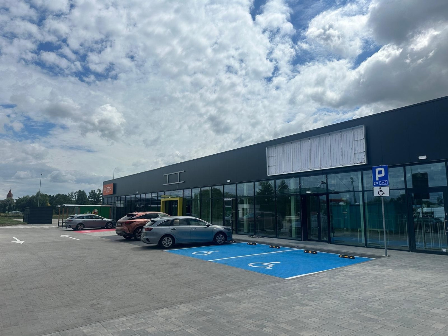 Aripark Malbork powstał przy drodze krajowej nr 22, na terenie dawnego supermarketu Tesco na obrzeżach miasta. Fot. Mat. prasowe.