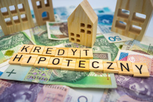 Polacy uciekają od drogich hipotek. Kiedy refinansowanie się opłaca?