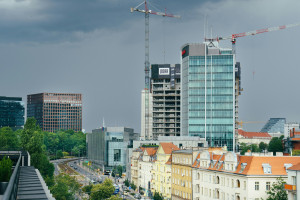 Sezon ogórkowy nie istnieje. Zakup mieszkania w lecie ma spore plusy