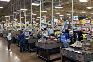 Koniec wielkich supermarketów. Sieć wybrała 60 sklepów do zamknięcia