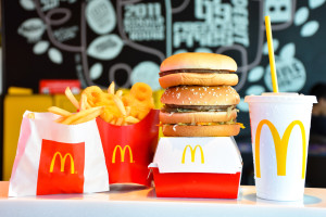 Pierwszy McDonald’s w tej okolicy prawie gotowy. Powstał tuż obok parku handlowego