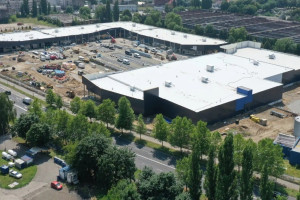 Po Tesco zostało tylko wspomnienie. Duży park handlowy już nabrał kształtów