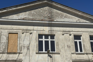 Kiedyś słynna klinika, dziś niszczejący zabytek przy Koszykowej. WUM chce prawie 100 mln zł