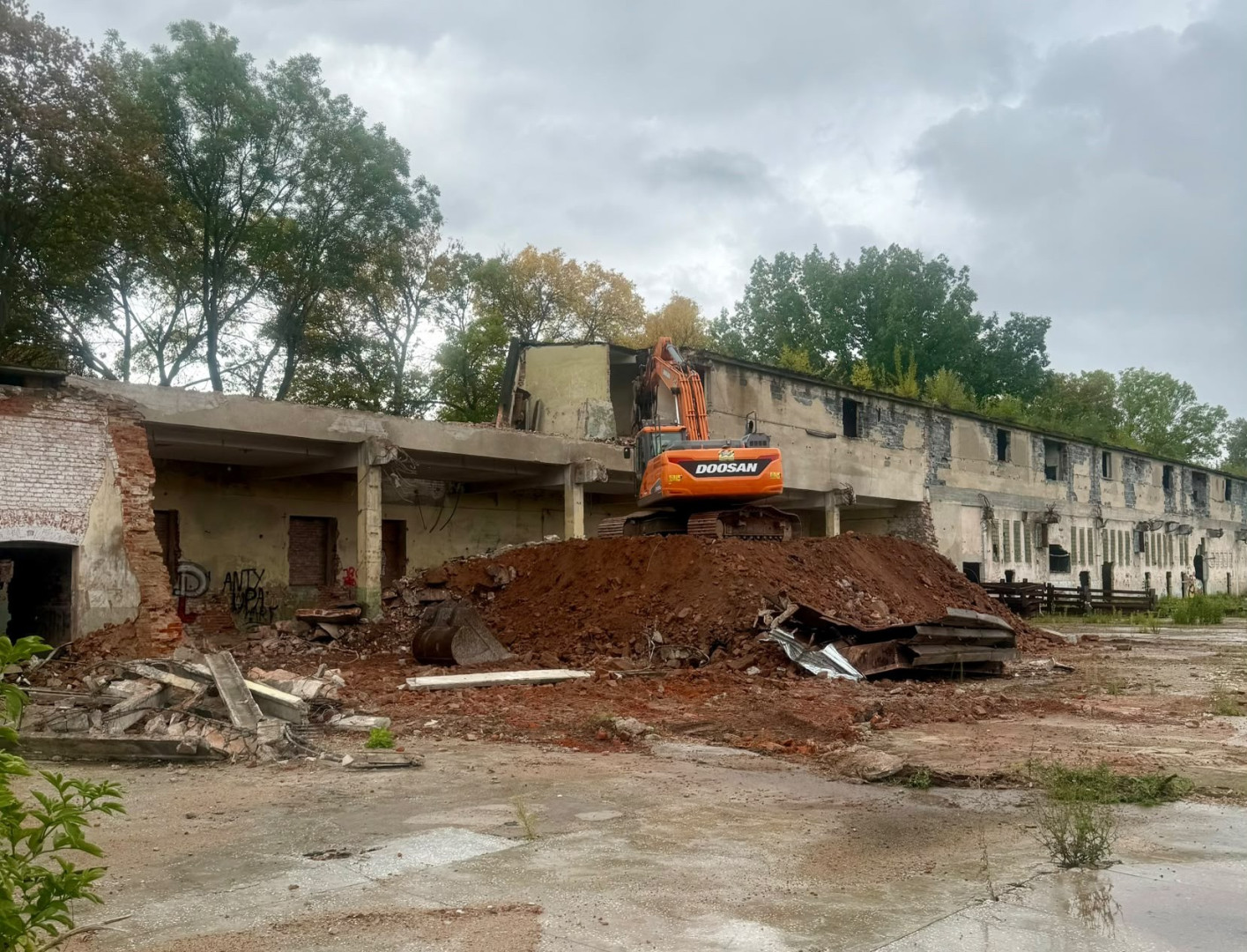 Rewitalizacja nie oznacza jednak pozostawienia wszystkich istniejących konstrukcji. Fot. Materiały prasowe / Linesa Investments